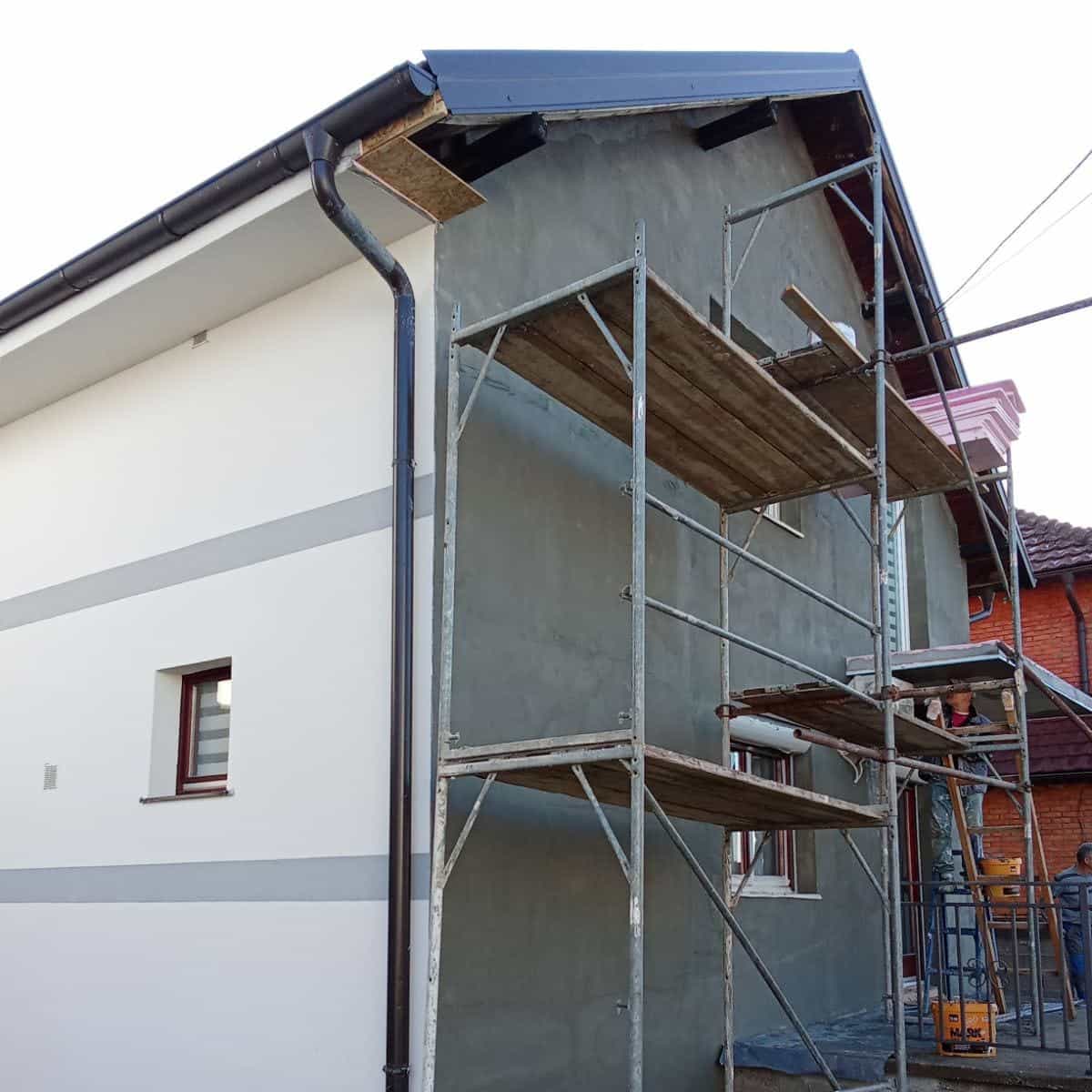 Crvena fasada na Vracaru