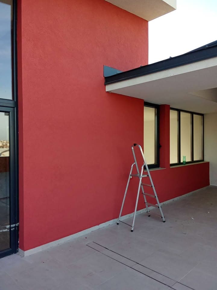 Crvena fasada na Vracaru