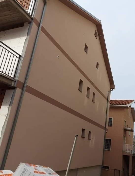 Roze fasada kuce u Beogradu