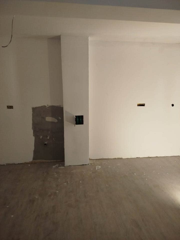 Gipsani zid sa sakrivenim cevima u Beogradu