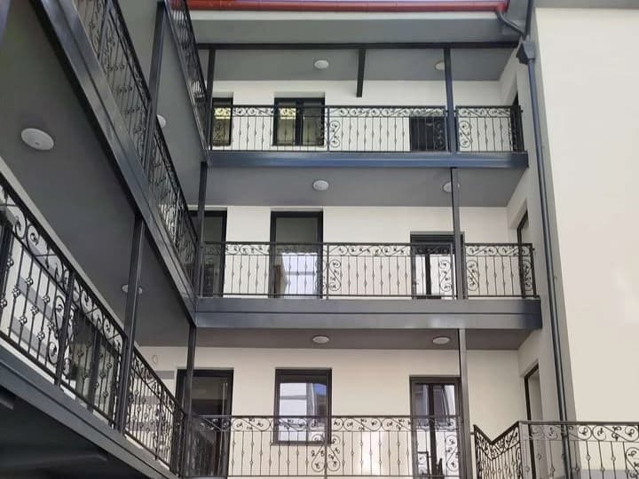 Moderna fasada na Vracaru